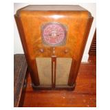 CROSLEY RADIO 41' X 23' X 12' / UPSTAIRS CROSLEY RADIO 41' X 23' X 12' / UPSTAIRS