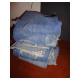 STACK OF 7 LEVIS JEANS / CR STACK OF 7 LEVIS JEANS / CR