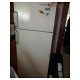 KELVINATOR REFRIGERATOR / KITCHEN KELVINATOR REFRIGERATOR / KITCHEN