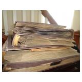 STACK OF VICTROLA RECORDS / BW STACK OF VICTROLA RECORDS / BW