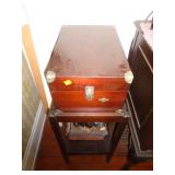 VICTOR PORTABLE VICTROLA / BW VICTOR PORTABLE VICTROLA / BW