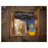 BOX OF VINTAGE TOYS / BSMT BOX OF VINTAGE TOYS / BSMT