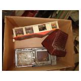 BOX OF VINTAGE TOYS / BSMT BOX OF VINTAGE TOYS / BSMT