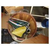 BASKET W LICENSE PLATES & STRAPS / G BASKET W LICENSE PLATES & STRAPS / G