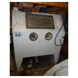 BIG SKAT BLAST SANDBLASTING CABINET / G BIG SKAT BLAST SANDBLASTING CABINET / G