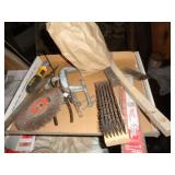 BOX OF TOOLS / B BOX OF TOOLS / B