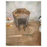 OLD WOOD STAND / H2