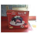 4 PC. BETTY CROCKER BAKE SET / K