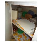 2 SHELVES OF PLASTIC WARE / K