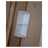 SMALL WHITE SHELF / K
