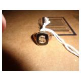 10KT GOLD SIGNET RING / DR