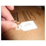 14KT GOLD BAND RING / DR