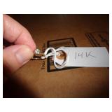 14KT GOLD RING WITH WHITE STONE / DR