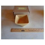 LONGABERGER SMALL TWISTED DISH BUTTERNUT LONGABERGER SMALL TWISTED DISH BUTTERNUT