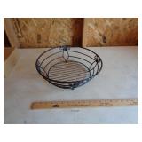 LONGABERGER WROUGHT IRON HOLDER LONGABERGER WROUGHT IRON HOLDER