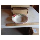 LONGABERGER SET OF 4 HOLIDAY SOUP BOWLS LONGABERGER SET OF 4 HOLIDAY SOUP BOWLS