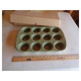 LONGABERGER MUFFIN PAN SAGE LONGABERGER MUFFIN PAN SAGE