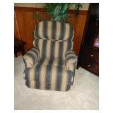 RECLINER BLUE / BEIGE 35'W X 34' D X 40' T RECLINER BLUE / BEIGE 35'W X 34' D X 40' T