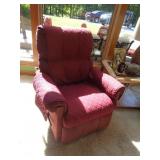 RECLINER BURGUNDY 32' W X 34' D X 39' T RECLINER BURGUNDY 32' W X 34' D X 39' T