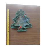 2 LEFTON XMAS DISHES / ONE HAS A CHIP 2 LEFTON XMAS DISHES / ONE HAS A CHIP