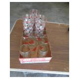 19 CHRISTMAS GLASSES 19 CHRISTMAS GLASSES