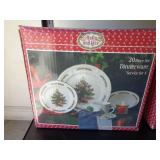 HOLLY & LACE 20 PC SET HOLLY & LACE 20 PC SET