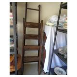 2 WOOD BUNK BED LADDERS 61' T & 76' T 2 WOOD BUNK BED LADDERS 61' T & 76' T