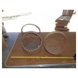 3 VINTAGE BASKETS 3 VINTAGE BASKETS