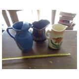 3 PITCHERS BLUE / BROWN & FLORAL 3 PITCHERS BLUE / BROWN & FLORAL