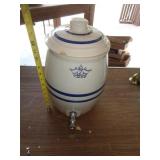 CROWN #2 CROCK WATER COOLER / LID CHIPPED CROWN #2 CROCK WATER COOLER / LID CHIPPED