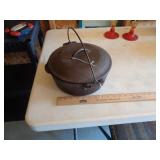 WAGNER CAST IRON DUTCH OVEN