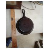 LODGE SKILLET