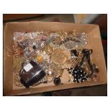 COSTUME JEWELRY / LFT