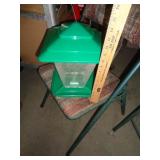 BIRD FEEDER PLASTIC / LFT