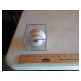 DAVE WINFIELD SIGNED BASEBALL / NO CERTIFICATE