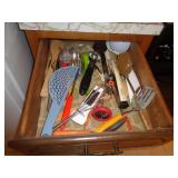 DRAWER OF UTENSILS / K DRAWER OF UTENSILS / K
