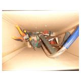 LOT OF GARDEN TOOLS