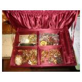 JEWELRY BOX WITH COSTUME JEWELRY / LR