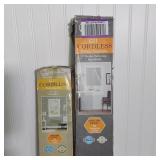 PAIR CORDLESS VINYL MINI BLINDS