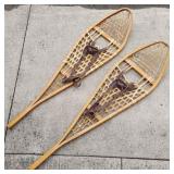 PAIR OF VINTAGE SNOW SHOES