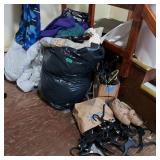 COAT HANGERS & ASSORTED LINENS