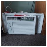 GE 5000 BTU AIR CONDITIONER