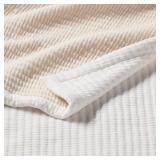 THRESHOLD IVORY KING BEDSPREAD