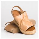 OKER LADIES SZ 5.5 LEATHER HEELS