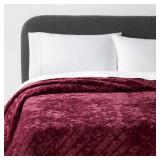 QUEEN LUXE DIAMOND STITCH VELVET QUILT