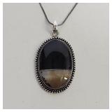 BANDED AGATE PENDANT NECKLACE