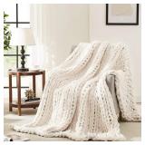 CHUNKY KNIT THROW BLANKET