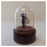 REUGE DANCING COUPLE MUSIC BOX