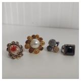 ASSORTED RINGS 4