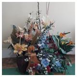 ASSORTED ARTIFICIAL FLOWERS